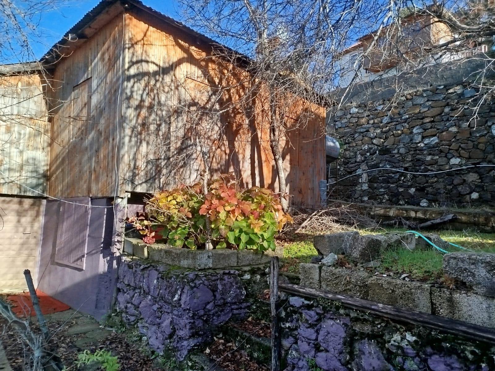 ŞAFAK / Zorkun Yaylası Çarşı Merkezde Satılık Yayla Evi ( Ta