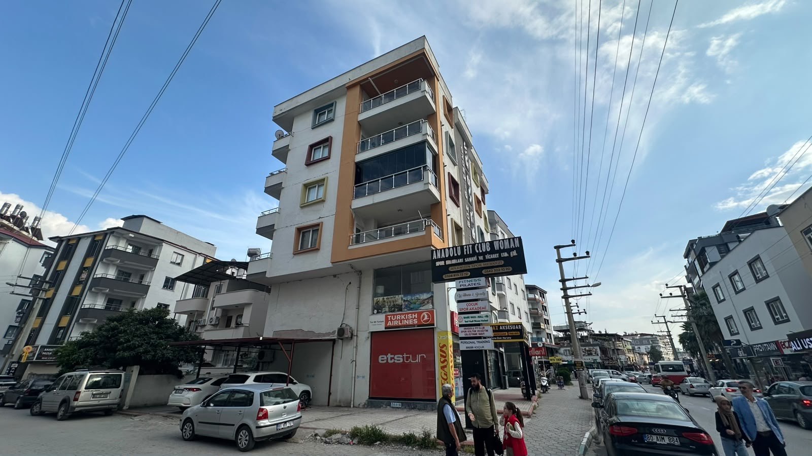 ŞAFAK / Atatürk Caddesi (200)m2 Her Kat Tek Daire